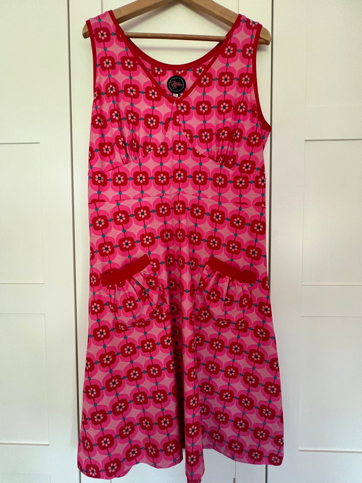 Tante Bersy jurk xl, Kleding | Dames, Jurken, Ophalen, Maat 46/48 (XL) of groter, Zo goed als nieuw, Knielengte