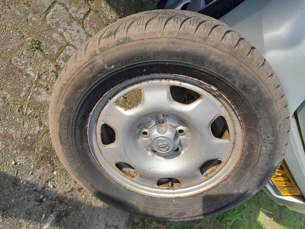 Foto 8 van NAAFDOPPEN - Origineel - TOYOTA RAV4 / FUNCRUISER - 4 Stuks