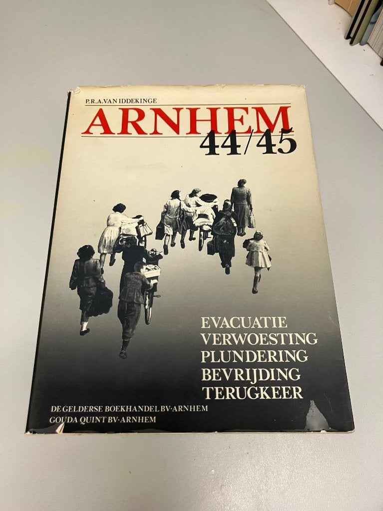 Arnhem 44 45 Van Iddekinge, Boeken, Ophalen of Verzenden, Tweede Wereldoorlog, Gelezen