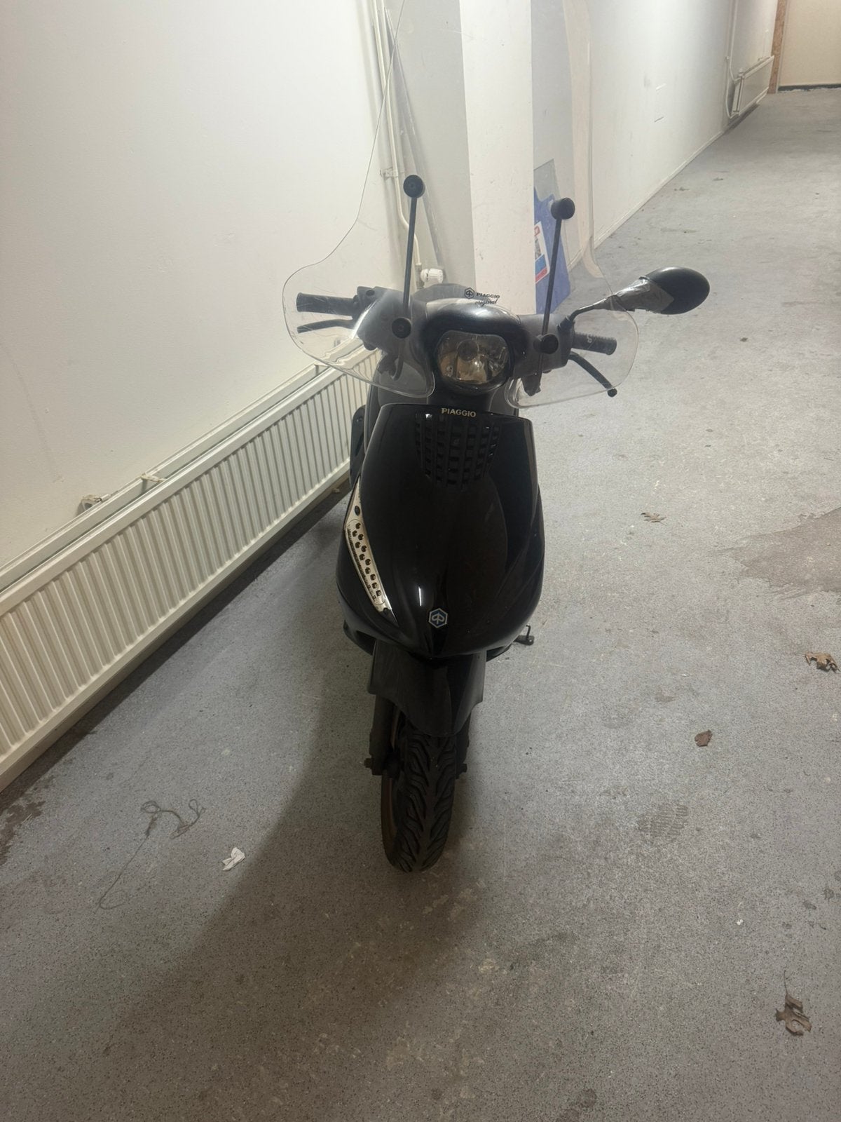 Piaggo zip c25 4takt 45km/u, Fietsen en Brommers, Ophalen, Zo goed als nieuw, Benzine, Piaggio