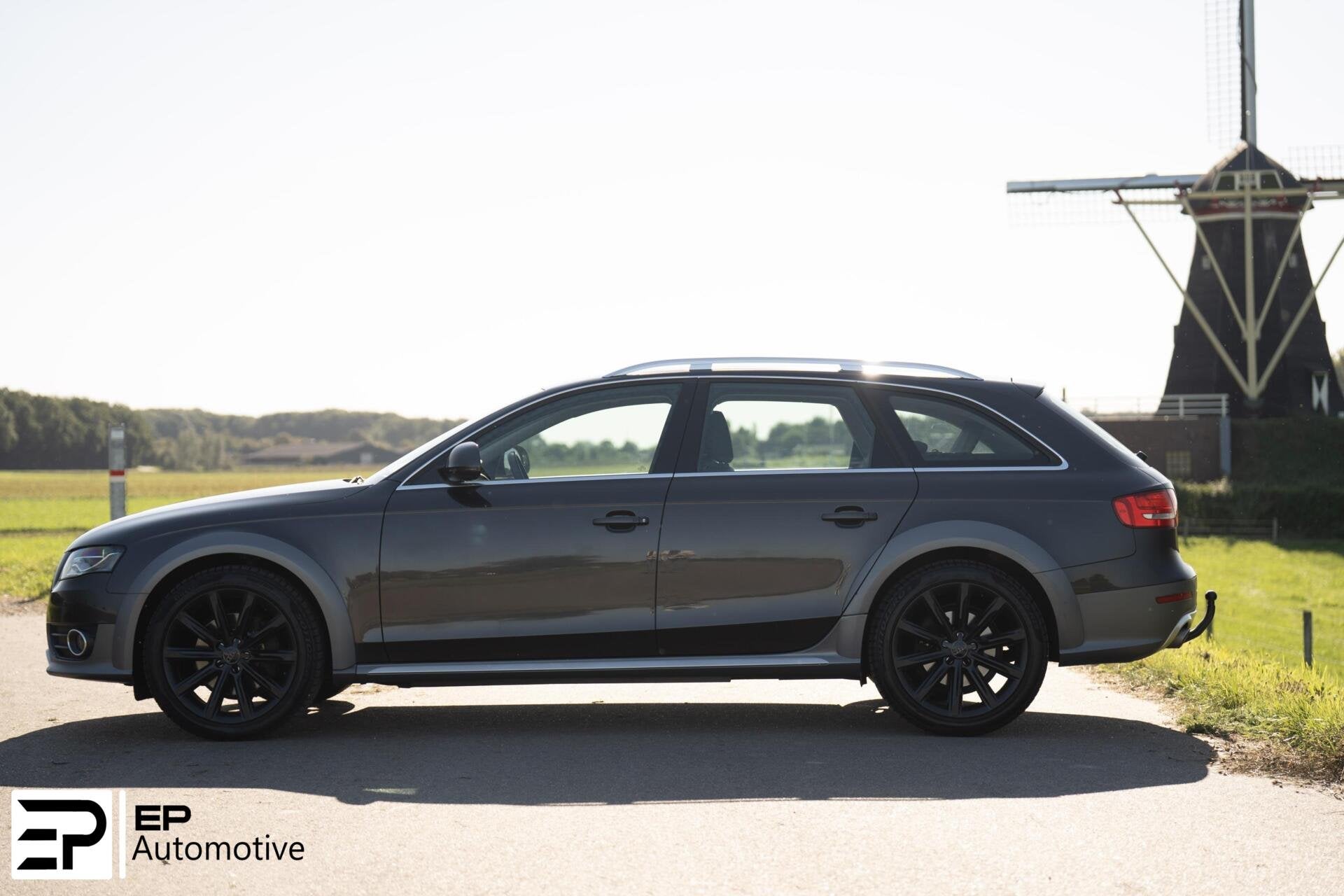 AUDI A4 ALLROAD 3.0 V6 TDI QUATTRO 239ch - BVA 7 - CUIR/ALCANTARA - JANTES 19" - ATTELAGE - SIÈGES CHAUFFANTS