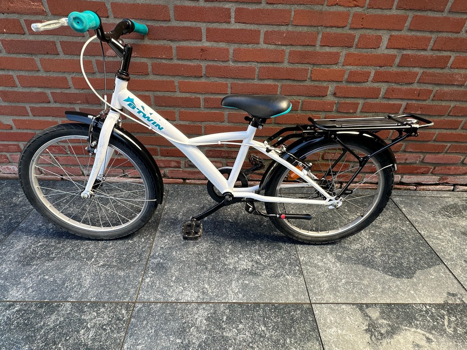 B'Twin kinderfiets 20 inch wit/blauw, Ophalen, Gebruikt, Velgrem, 20 inch of meer