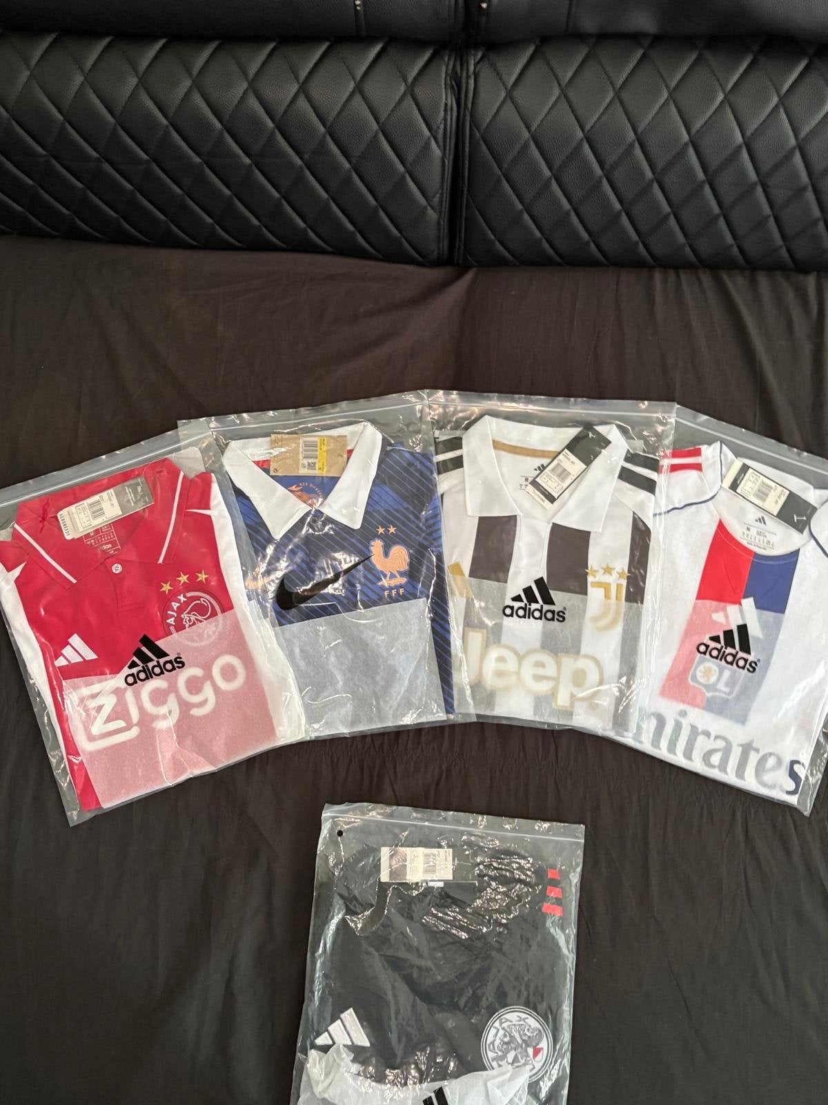 Voetbalshirts: Ajax, Frankrijk, Juventus, Lyon - Nieuw!, Maat M, Ophalen of Verzenden, Nieuw, Shirt
