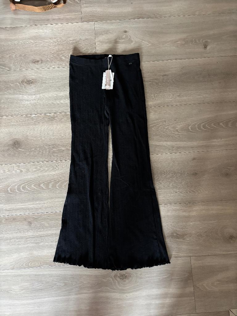Flared broek Pull & Bear, Kleding | Dames, Zwart, Maat 42/44 (L), Nieuw, Ophalen of Verzenden
