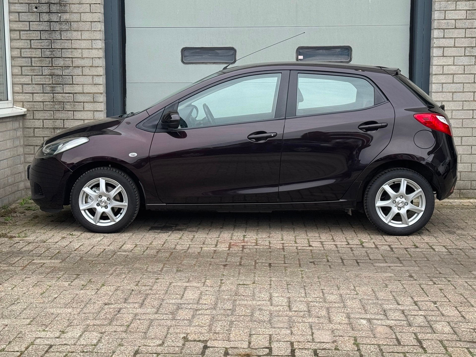 Mazda 2 1.3hp S-VT Touring Airco|Nap, Auto's, Voorwielaandrijving, Gebruikt, 31 €/maand, 4 cilinders