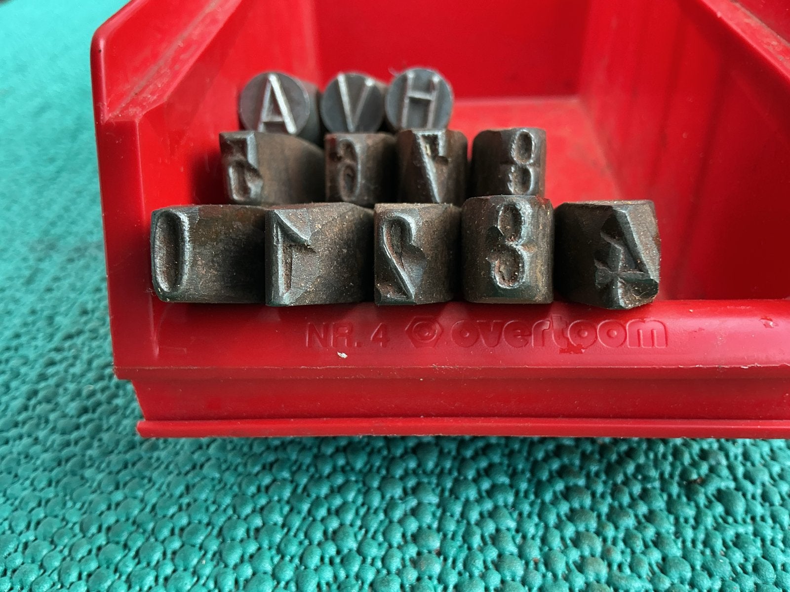 Slagstempels set - Letters en cijfers, Ophalen of Verzenden, Gebruikt, Overige typen