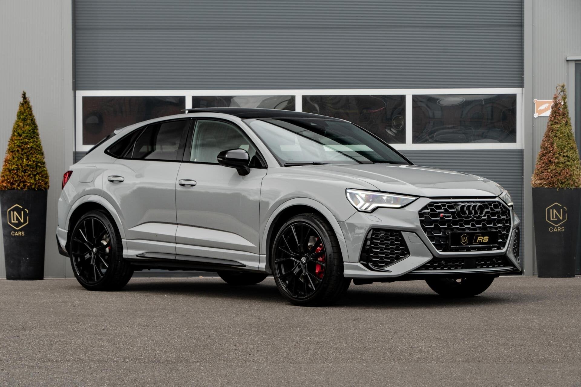 AUDI RS Q3 SPORTBACK 2.5 TFSI QUATTRO|MATRIX LED|Milltek, Auto's, Audi, Automaat, Gebruikt, 1675 kg, Met garantie (alle)