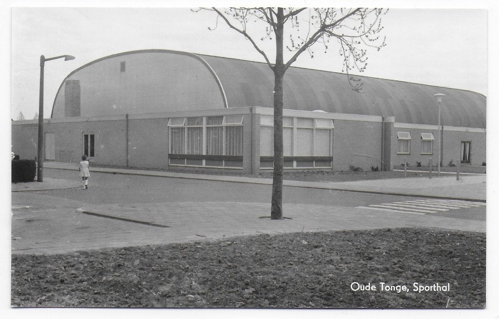 Oude Tonge Sporthal oude ongelopen ansichtkaart B7110, Ophalen of Verzenden, 1960 tot 1980, Ongelopen, Zuid-Holland