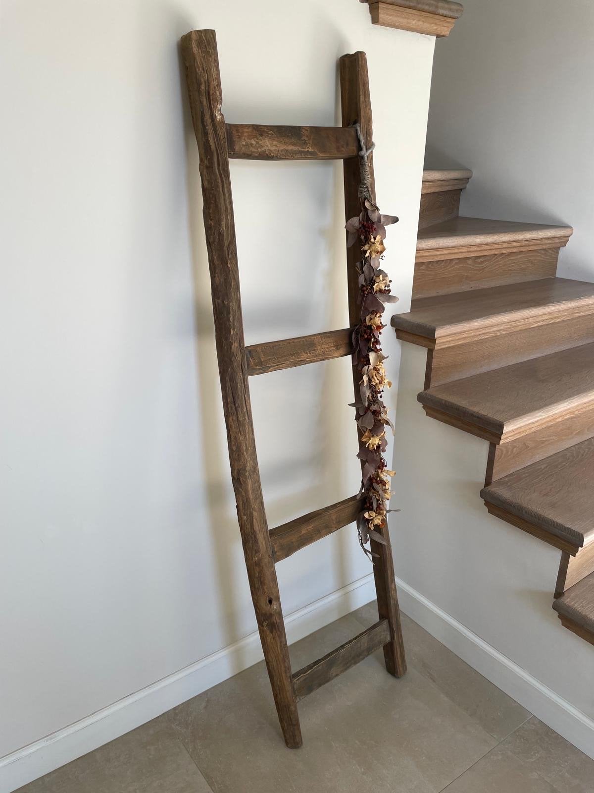 Decoratieve houten ladder - Rustieke uitstraling, Doe-het-zelf en Verbouw, Ophalen, Gebruikt, Ladder, Minder dan 2 meter