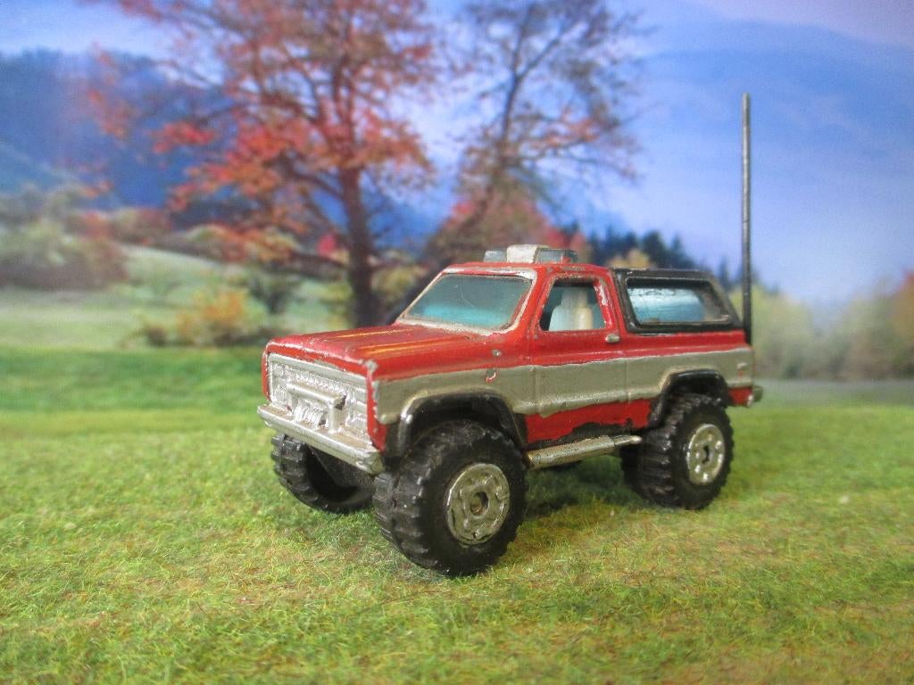 1:56 Chevrolet Chevy Blazer 4x4 - Matchbox MB129 Repaint, Ophalen of Verzenden, Gebruikt, Auto