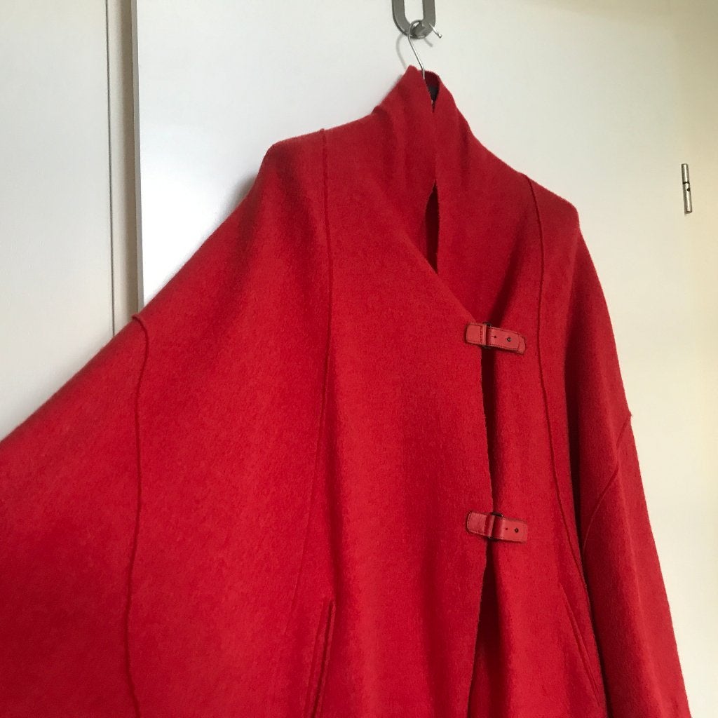 Oska jas lang rood wol gekookte wol, Kleding | Dames, Verzenden, Zo goed als nieuw, Maat 46/48 (XL) of groter, Zwart