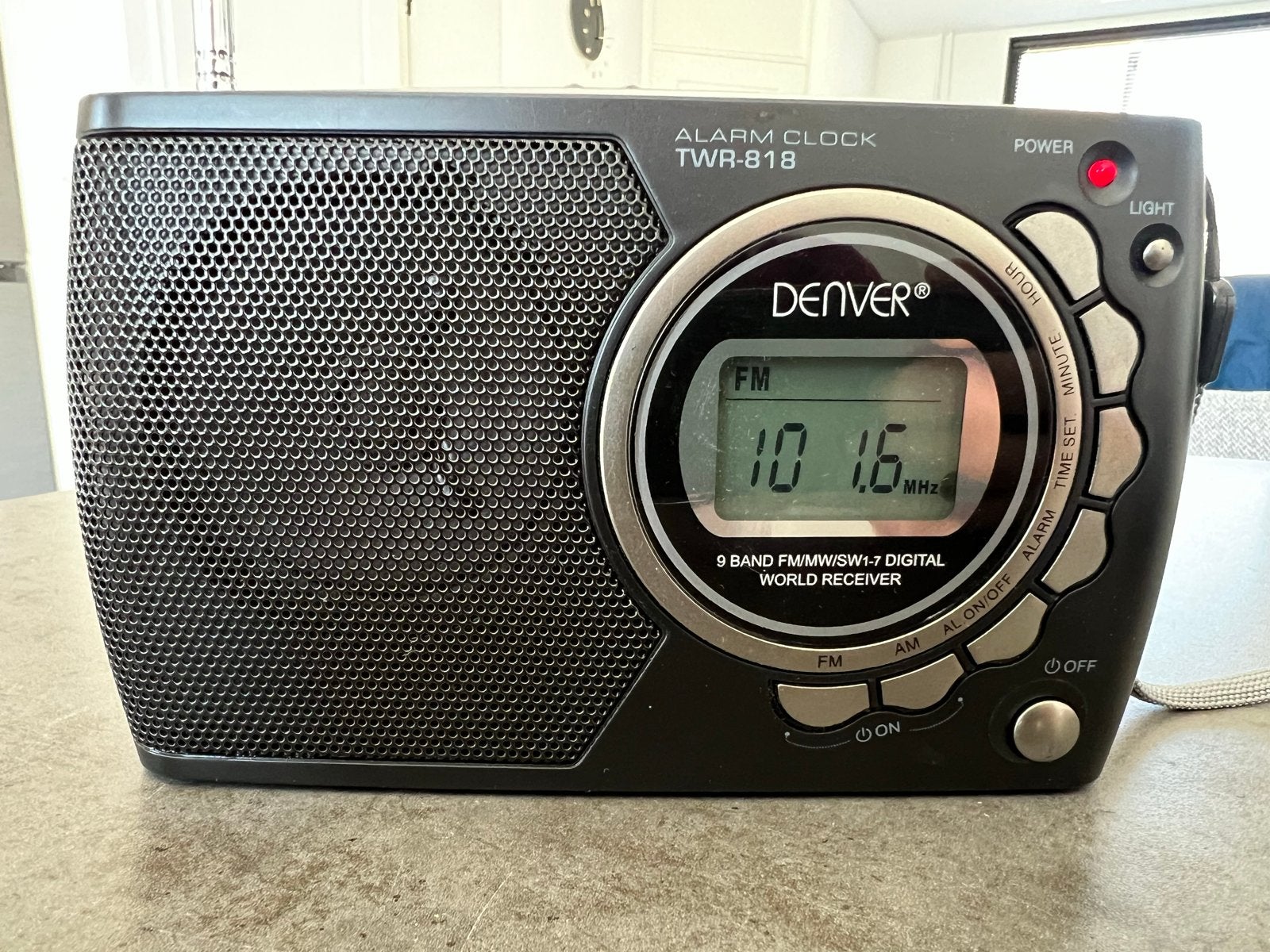 Denver TWR-818 Wereldontvanger met Wekker, Ophalen of Verzenden, Zo goed als nieuw, Wereldontvanger