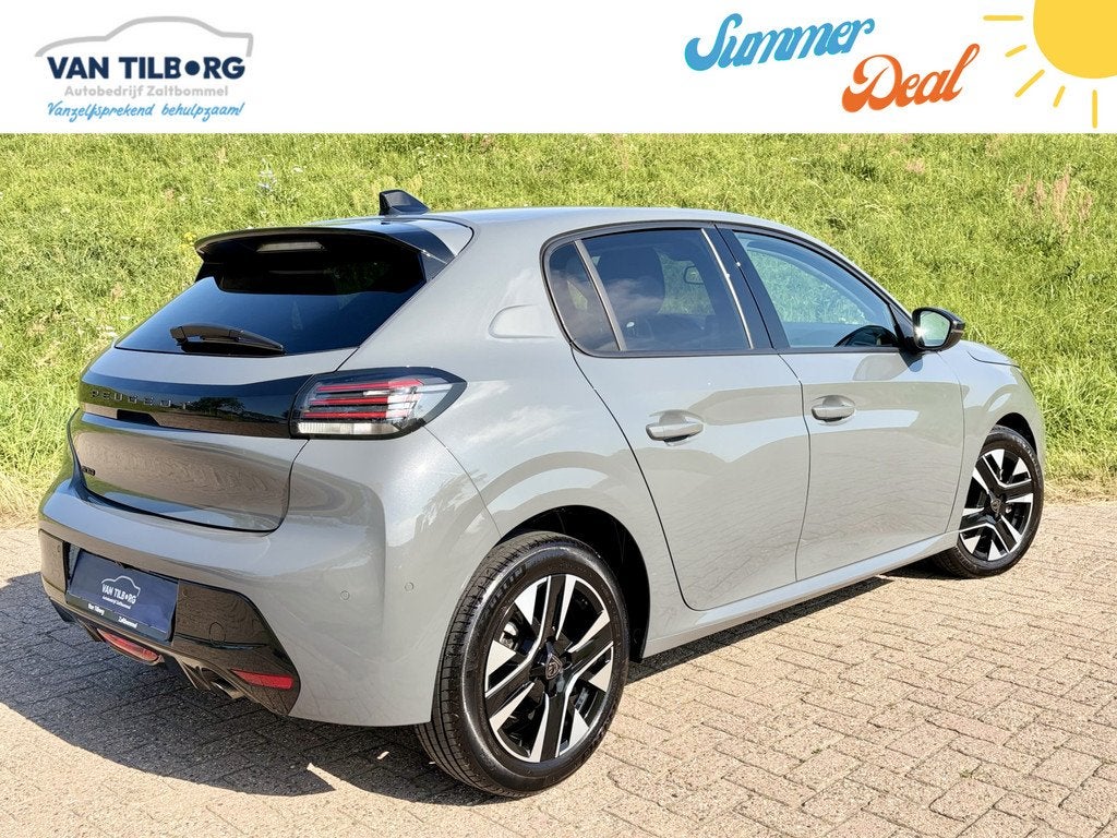 Peugeot 208 1.2 PureTech 100 Allure !SUMMER-DEAL! | Apple Ca, 101 pk, Gebruikt, Handgeschakeld, 19 km/l