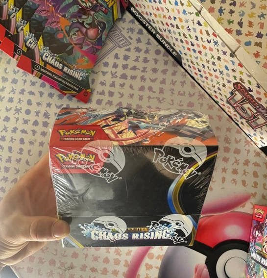 CHAOS RISING BOOSTERBOX, Ophalen of Verzenden, Zo goed als nieuw, Boosterbox