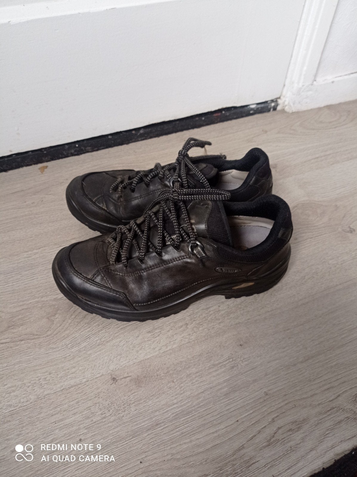 Lowa wandelschoenen maat 39,5 tot 40, Ophalen of Verzenden, Zwart, Wandelschoenen of Bergschoenen