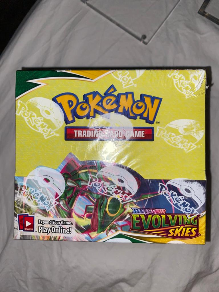 Evolving skies boosterbox in topstaat met perfect seal, Ophalen, Zo goed als nieuw, Boosterbox