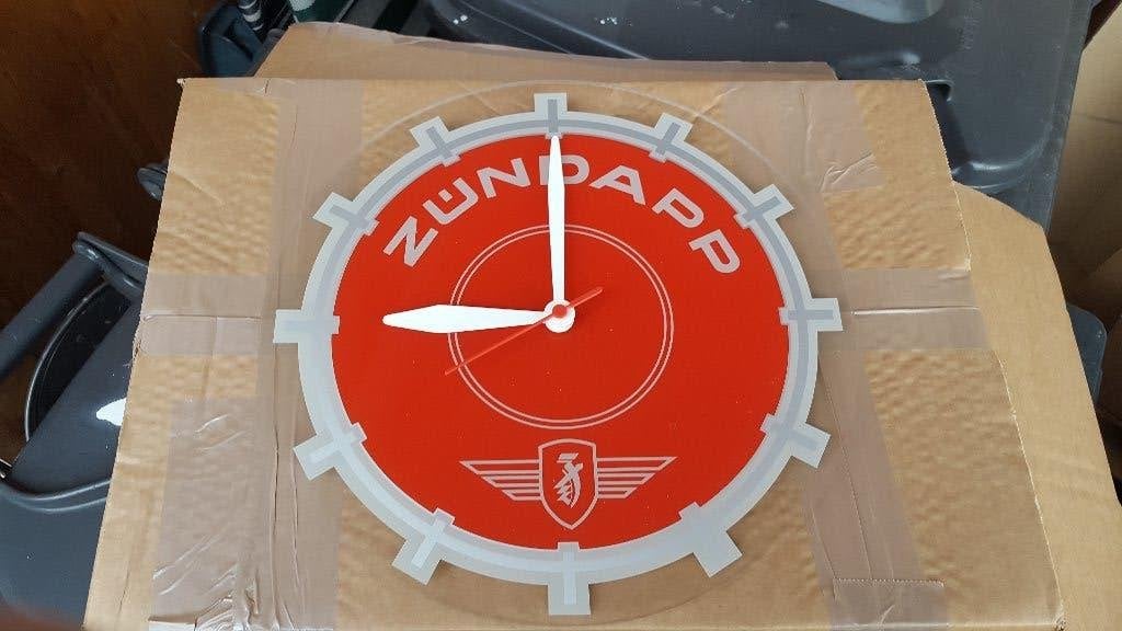 ZUNDAPP TELLER KLOK 30 cm werkt nog perfect en nog erg mooi, Ophalen of Verzenden, Gebruikt, Overige typen