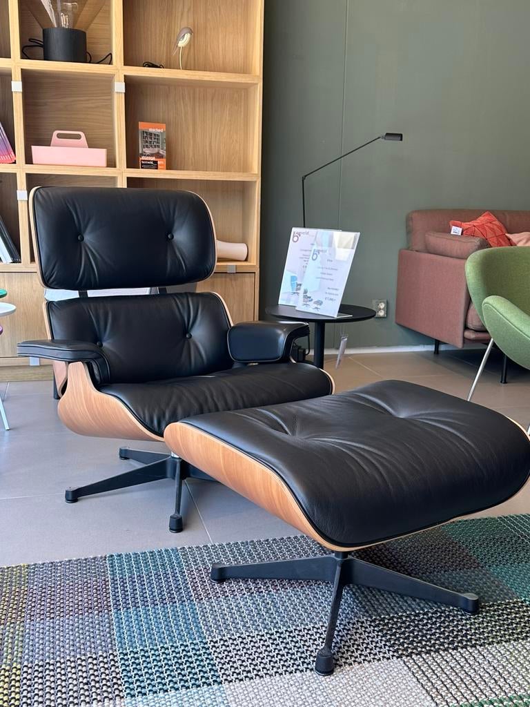 Vitra “Loungechair + Ottoman” (Kersen), Ophalen of Verzenden, Zo goed als nieuw, 75 tot 100 cm, Minder dan 50 cm
