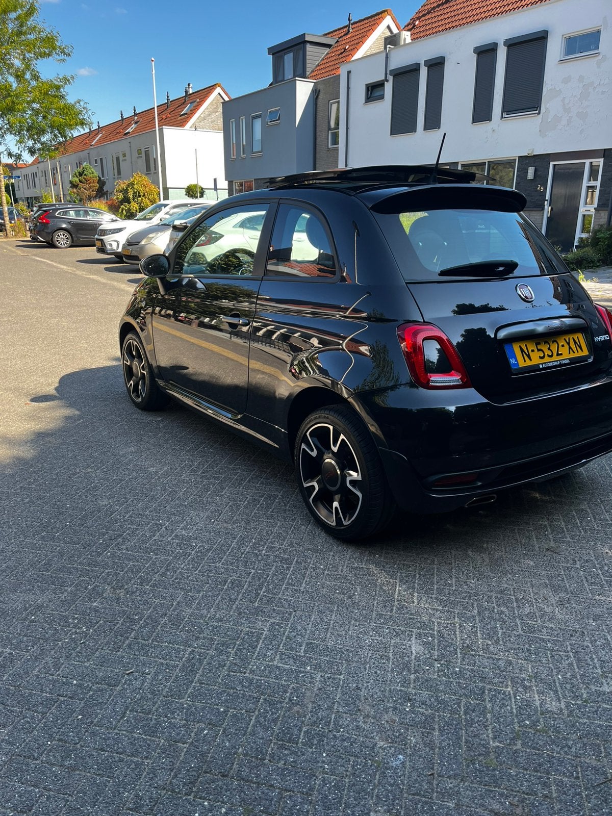 Fiat 500 1.0 70pk Hybrid sport 2022 Zwart CarPlay, Auto's, Fiat, 40 €/maand, Leder en Stof, Zwart, Origineel Nederlands