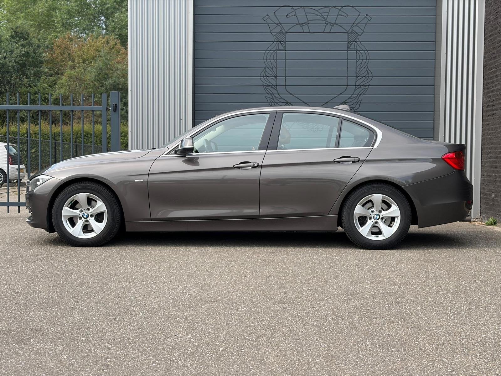 BMW 3-serie 320d Efficient Dynamics Edition Luxury Line Sens, Euro 5, Achterwielaandrijving, 4 cilinders, Bruin