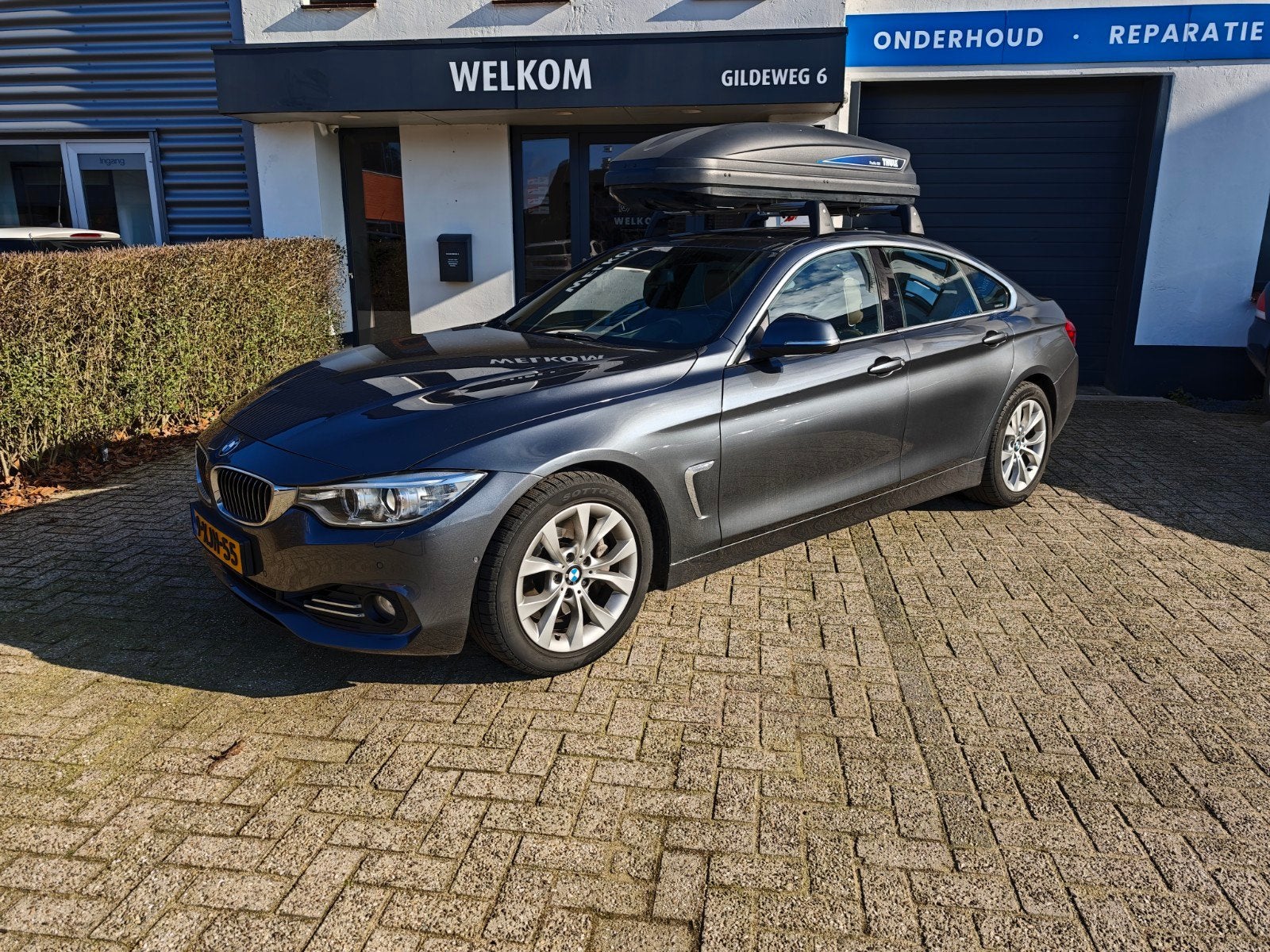BMW Dakdragers + Thule Pacific 600 Dakkoffer te huur, Ophalen, Gebruikt