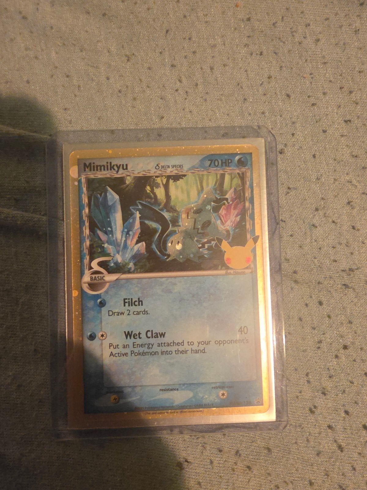 Mimikyu Pokémon Kaart - Delta Species 25th Anniversary, Ophalen of Verzenden, Zo goed als nieuw, Losse kaart, Foil