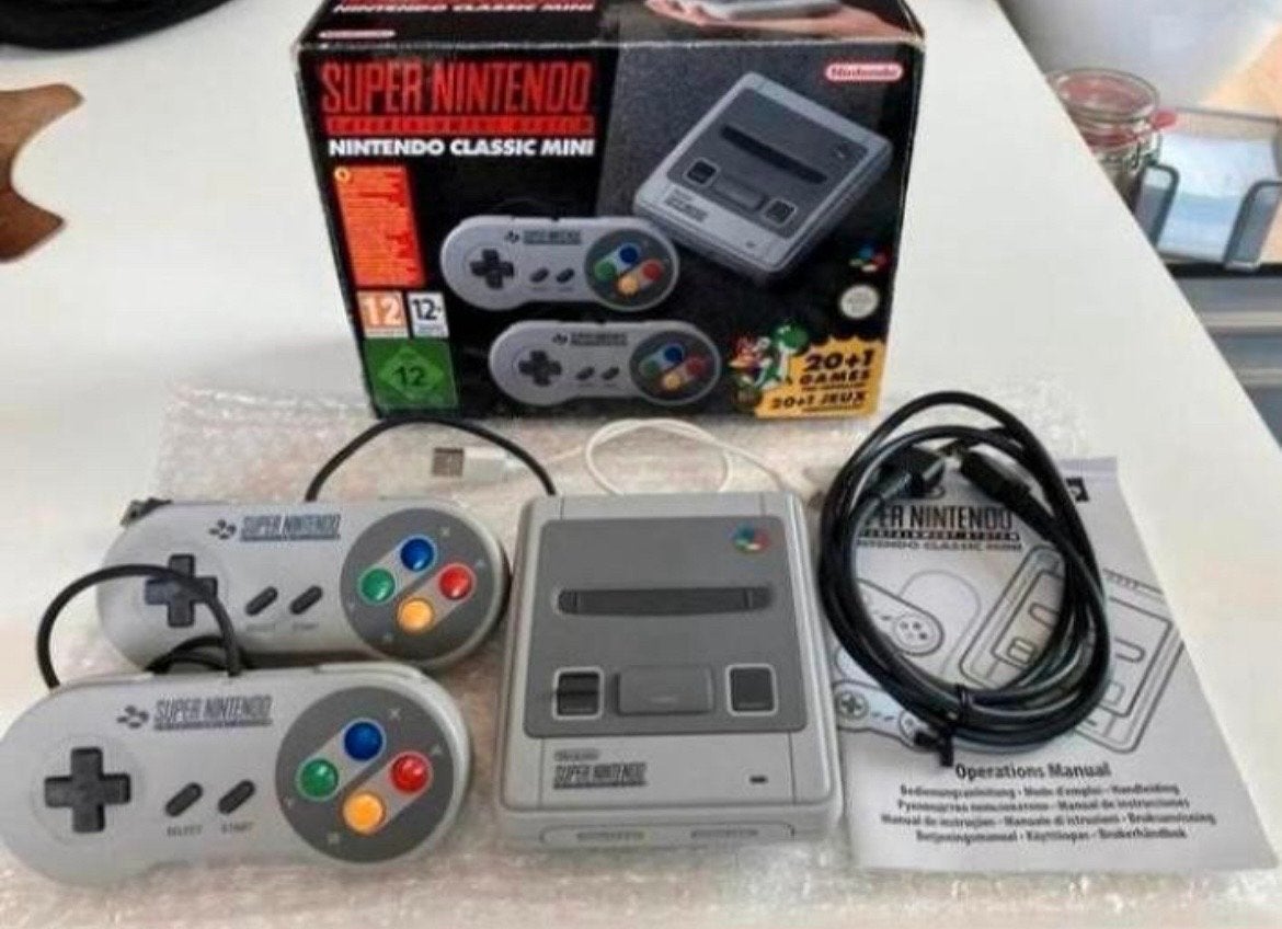 Foto 2 van Super Nintendo Classic Mini met 455 games (ZGAN)