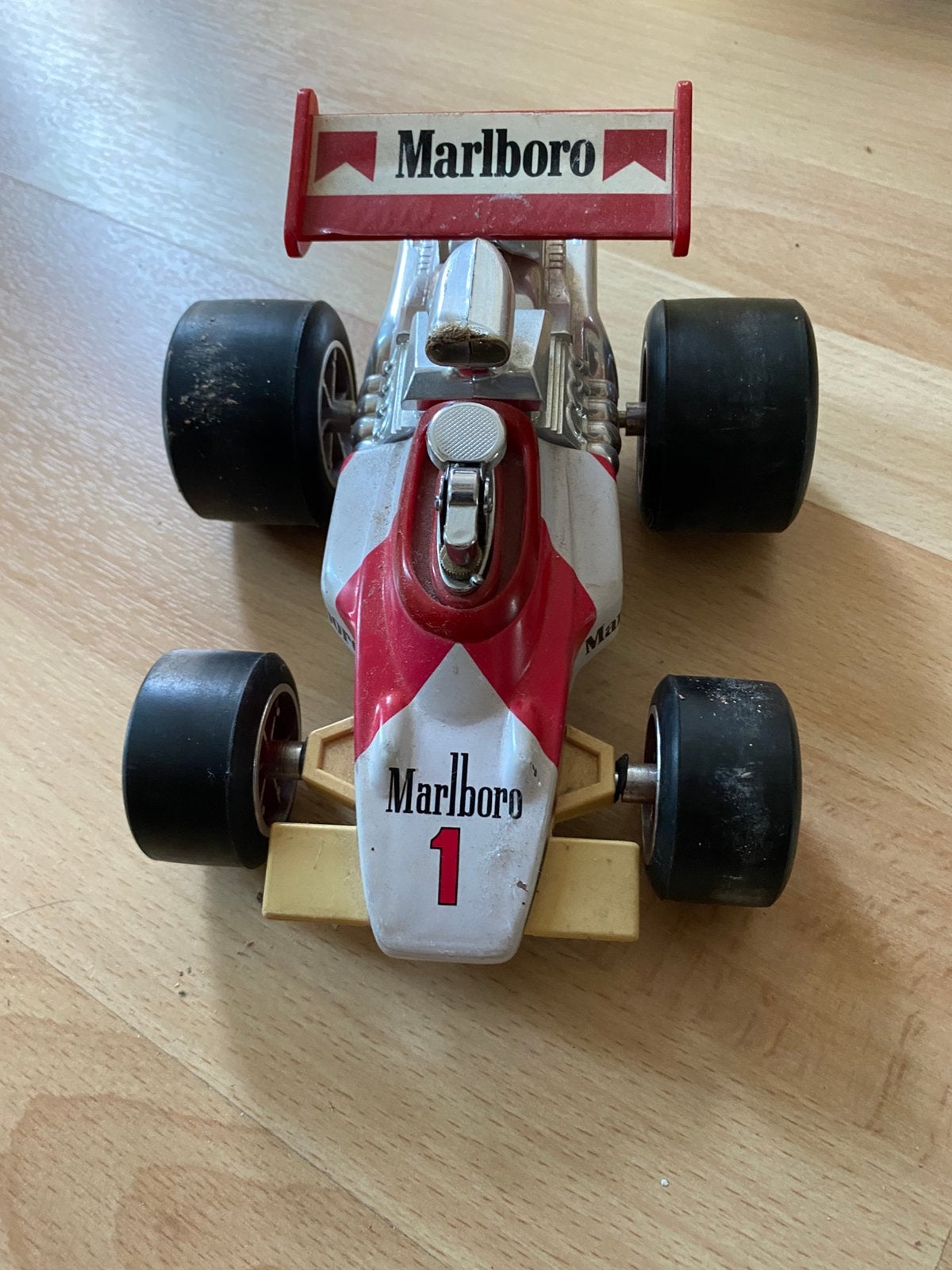 Marlboro racewagen met aansteker., Ophalen, Gebruikt, Auto, Overige merken