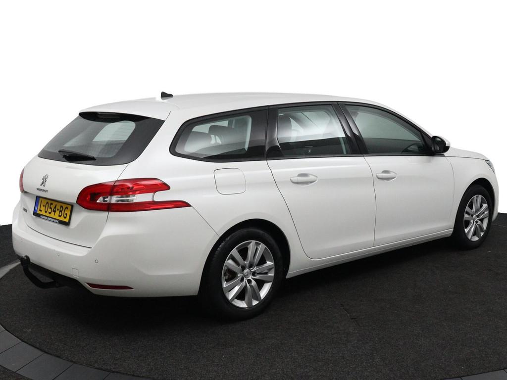 Peugeot 308 SW 1.2 110 PK | Trekhaak | Camera |, Voorwielaandrijving, Gebruikt, Euro 6, 1199 cc
