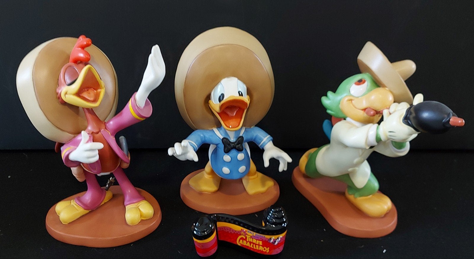 WDCC Walt Disney Classic Collection Donald Duck 3amigo's set, Ophalen of Verzenden, Donald Duck, Zo goed als nieuw, Beeldje of Figuurtje