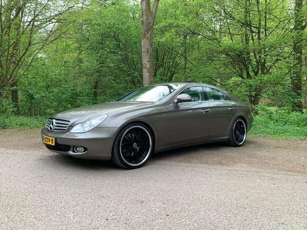 Mercedes-Benz CLS 3.5 Cls350 AUT 2005 Grijs, Auto's, Automaat, Achterwielaandrijving, Zwart, 4 stoelen