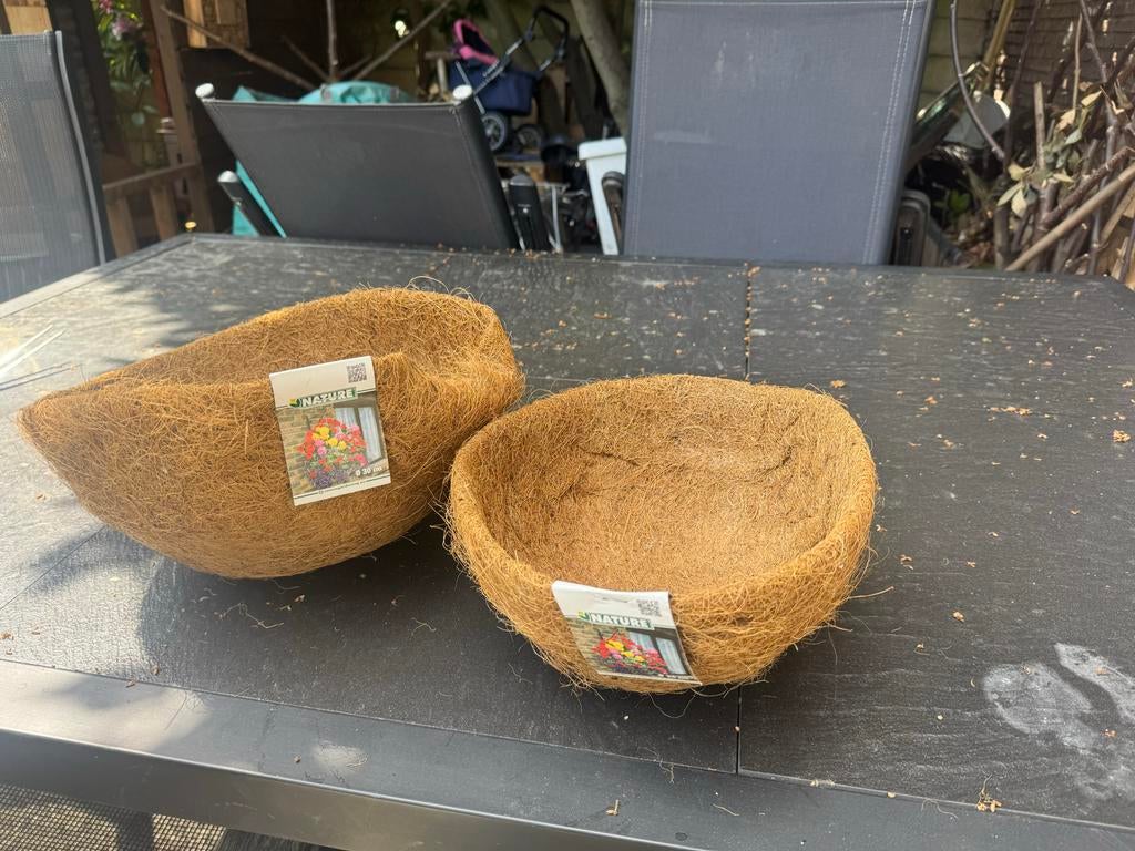 Coco hanging basket liners 30 cm en 25 cm (2 stuks), Ophalen, Overige materialen, Minder dan 30 cm, Balkon