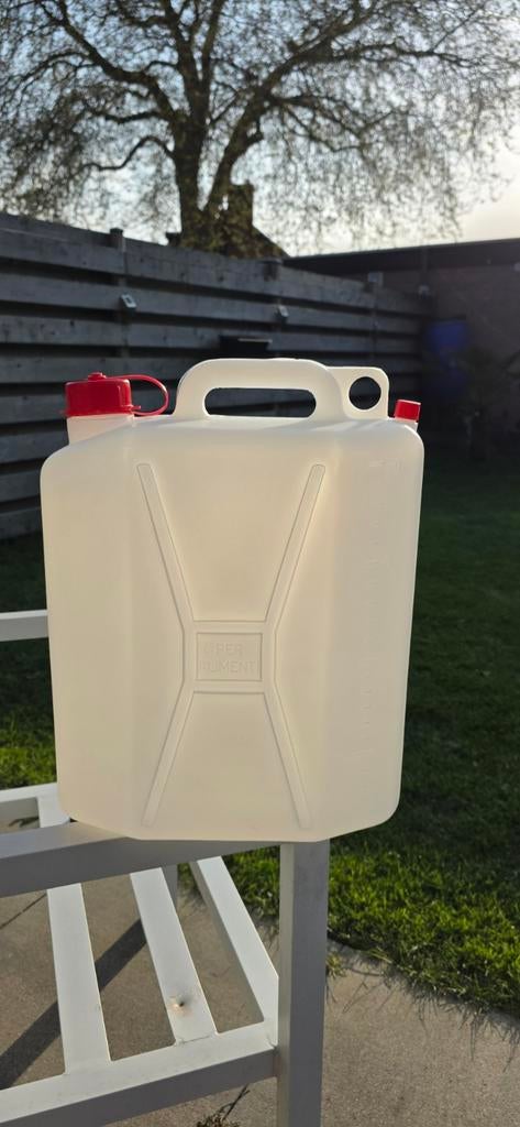 Jerrycan met rode doppen, 20 liter, Ophalen of Verzenden, Gebruikt