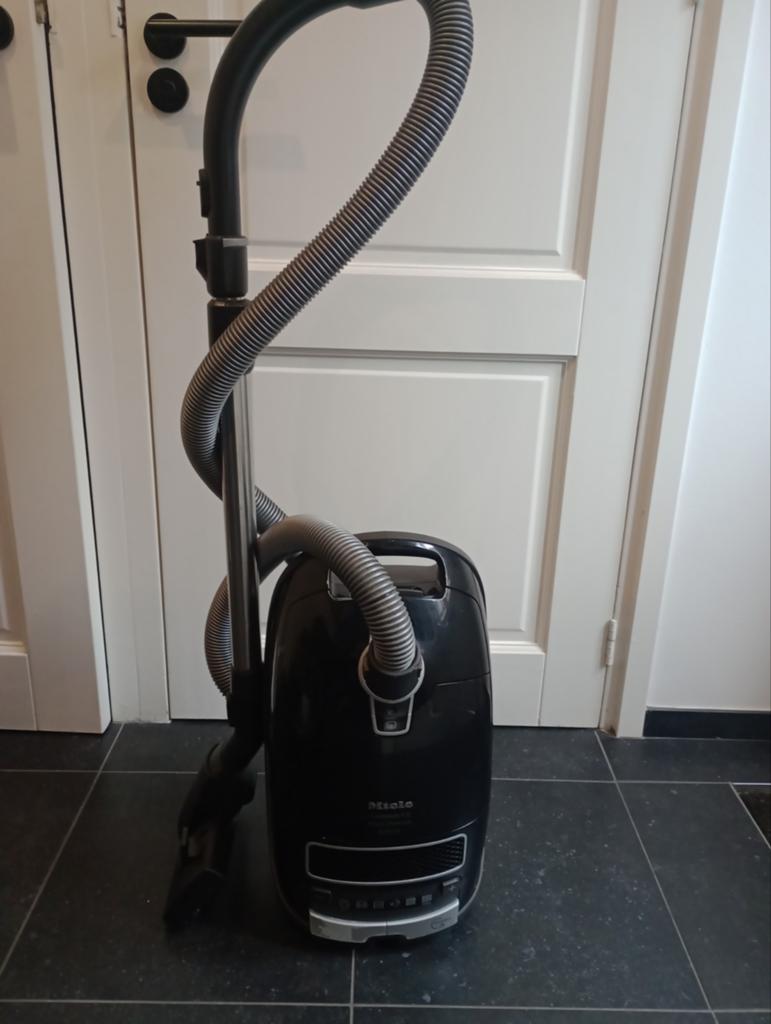 Miele C3 stofzuiger Ecoline zwart, Stofzak, Ophalen of Verzenden, Zo goed als nieuw, Miele