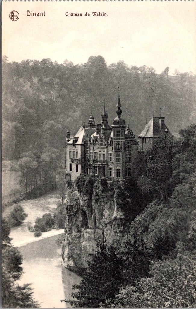Dinant België - 12 antieke postkaarten Kasteel en Stadhuis