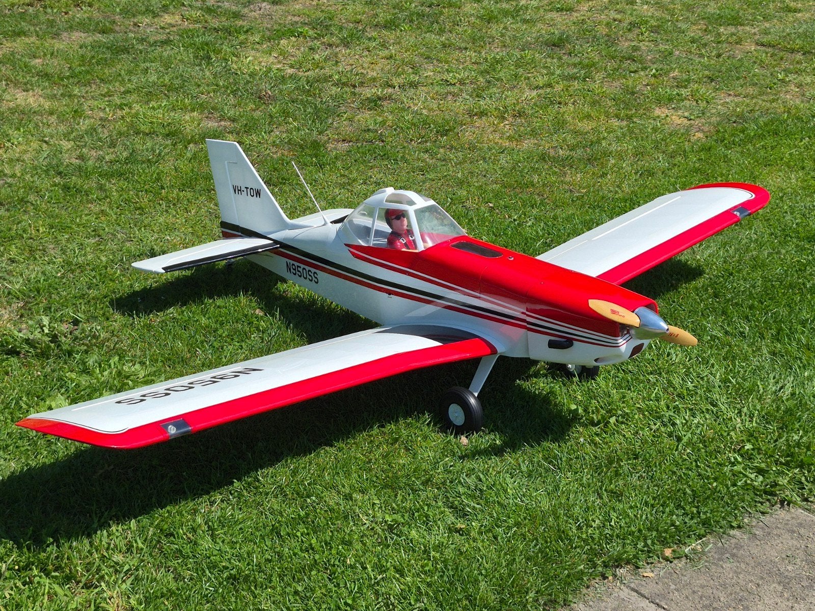 Piper brave  2 mtr Hangar 9, Ophalen, Zo goed als nieuw, Benzine
