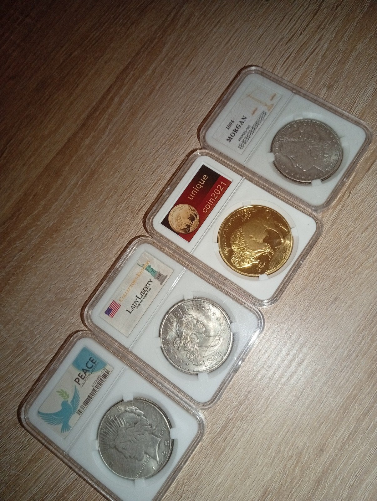 Verzameling van 4 zeldzame munten in beschermende hoezen, Postzegels en Munten, Ophalen of Verzenden, Zuidoost-Azië, Setje, Zilver