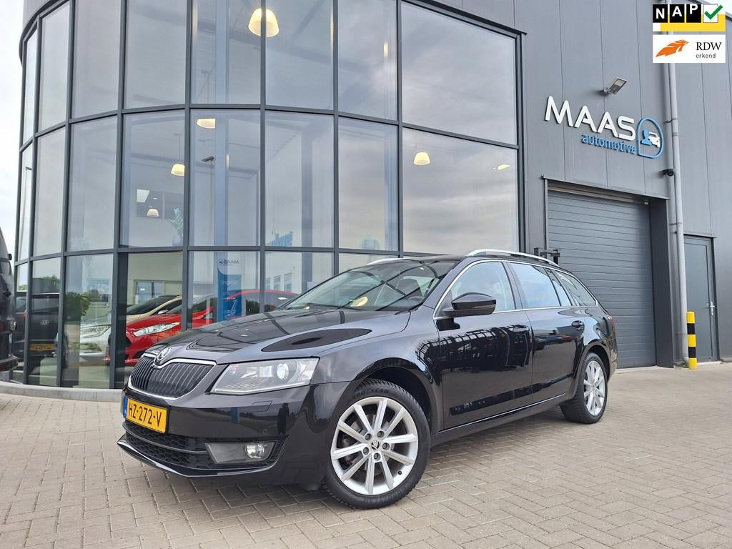 Skoda Octavia Combi 1.2 TSI Greentech Style LEDER|DEALER OND, Auto's, Skoda, Voorwielaandrijving, Gebruikt, 4 cilinders, 620 kg