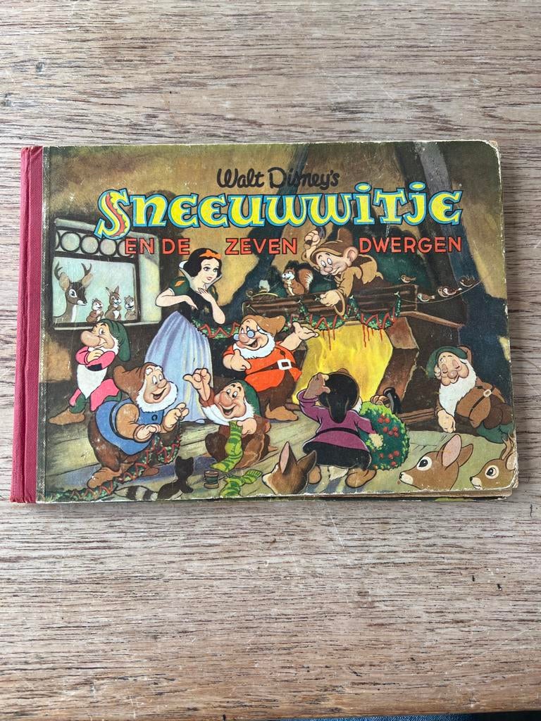 Walt Disney's Sneeuwwitje en de Zeven Dwergen Boek, Ophalen of Verzenden, Zo goed als nieuw