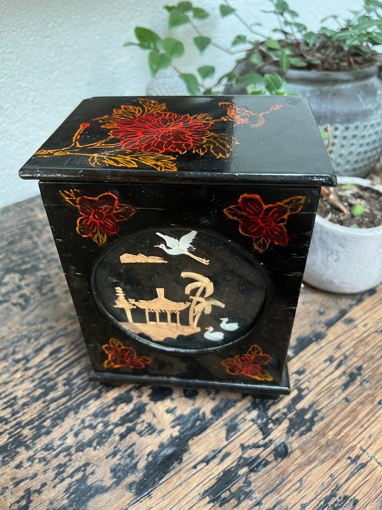 Prachtig chinese mini kastje voor sieraden met diorama zwart, Hout, 17 cm, Doos, Ophalen of Verzenden
