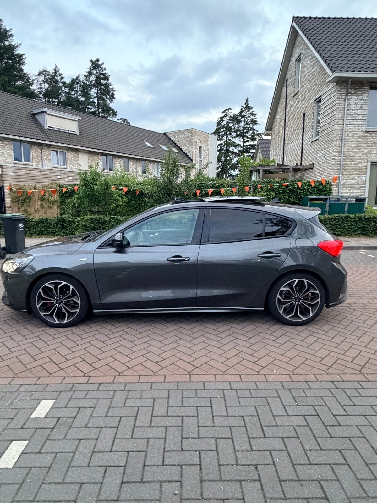 Ford Focus 1.5 Ecoblue 120pk Aut 2019 Grijs, Auto's, 4 cilinders, Navigatiesysteem, Bedrijf, Diesel