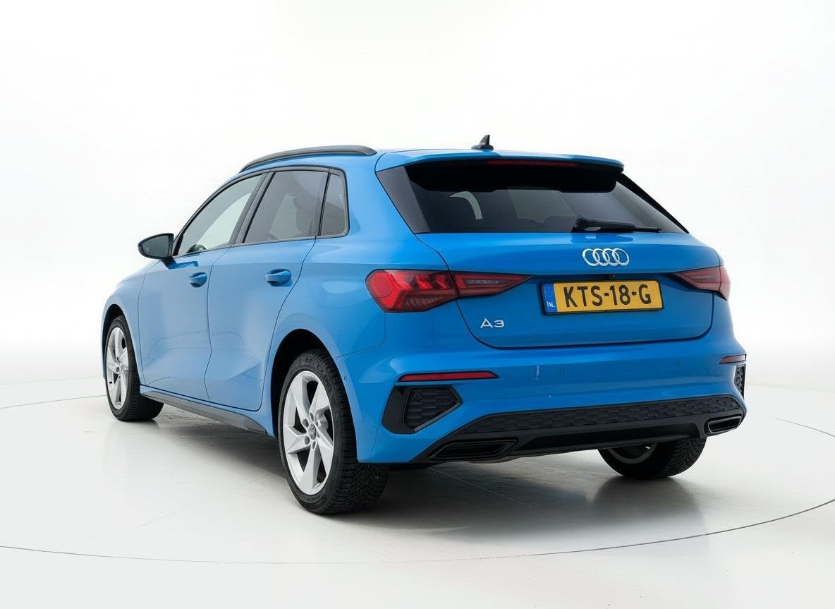 Audi A3 Sportback 45 TFSI e S edition Competition S-LINE - S, Gebruikt, 4 cilinders, Leder en Stof, Hybride Elektrisch/Benzine