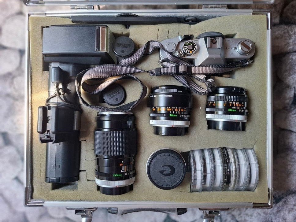 Canon FTb QL camera set met 3 lenzen, flitser en filters, Canon, Camera, Ophalen of Verzenden, Gebruikt