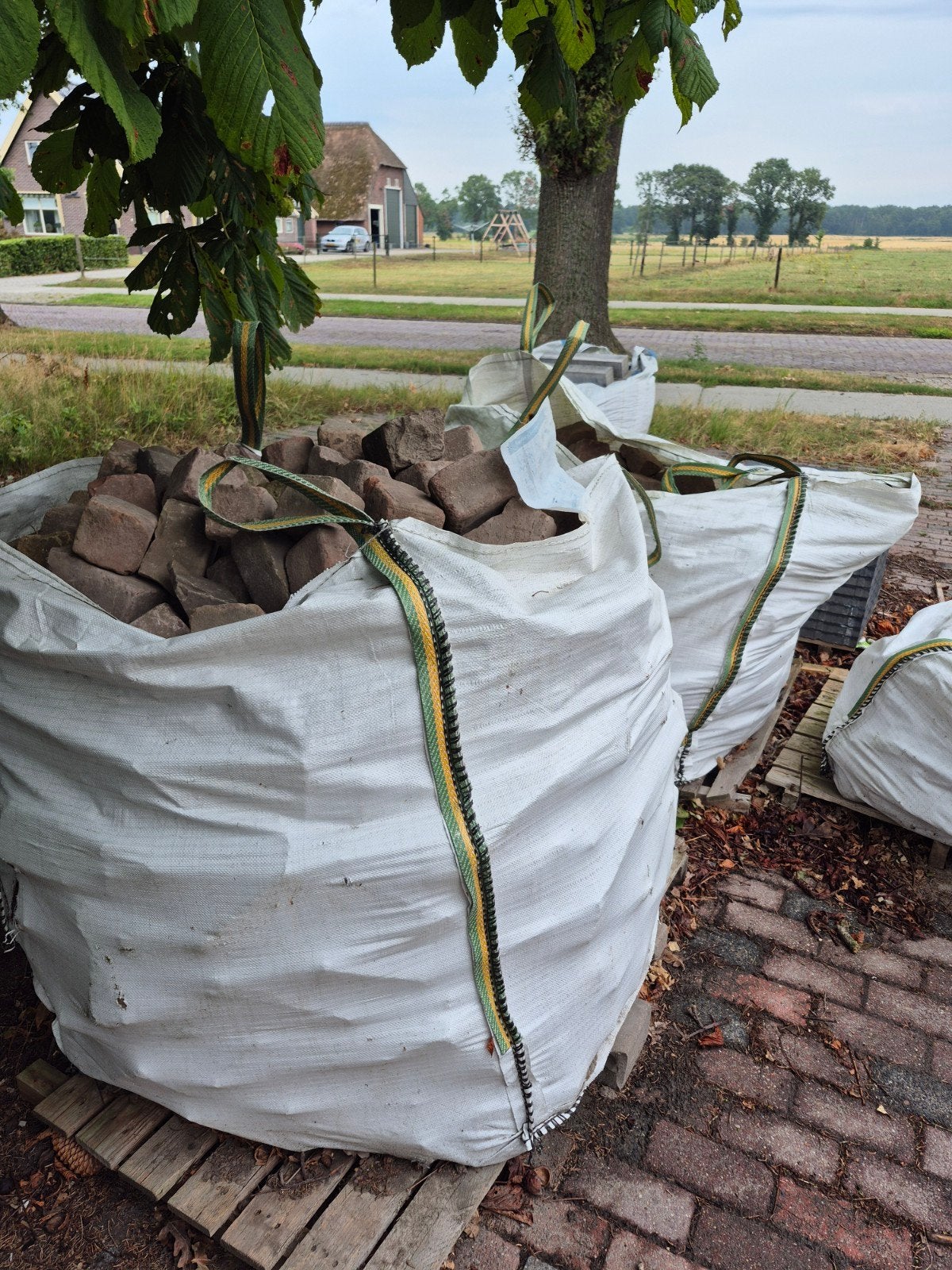 Oude gebakken klinkers, knipstukken (15-20m2), Ophalen, Gebruikt, Klinkers