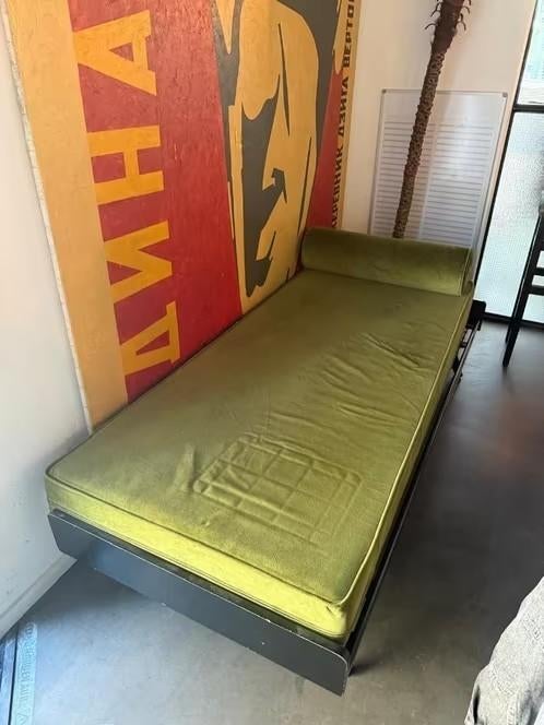 Vintage groen daybed met rolkussen, Huis en Inrichting, Banken | Sofa's en Chaises Longues, Ophalen, Zo goed als nieuw, Eenpersoons