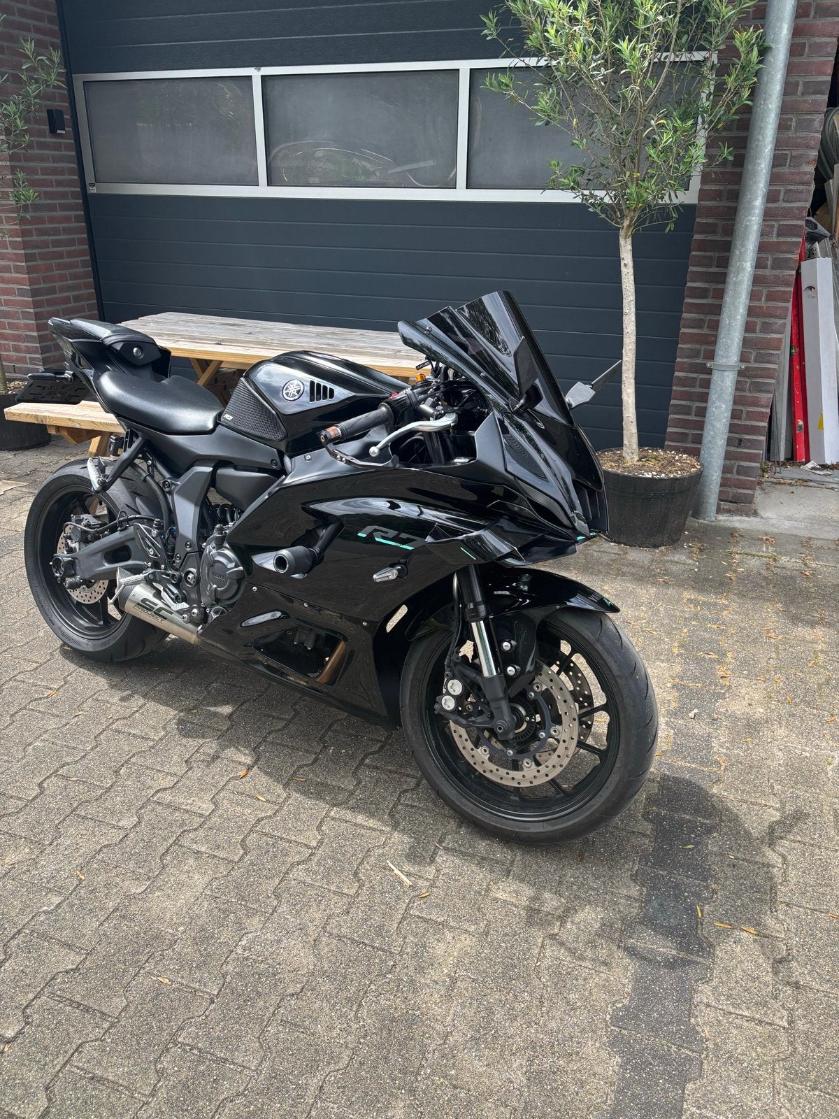 Yamaha R7 Zwart ‘23 volledig A- diverse specificaties, 2 cilinders, Gebruikt, Meer dan 35 kW, Minimaal motorrijbewijs A2