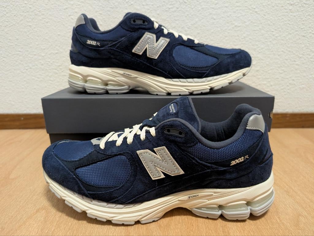 New Balance 2002R Navy Grey maat 45 / 11, New Balance, Blauw, Nieuw, Ophalen of Verzenden