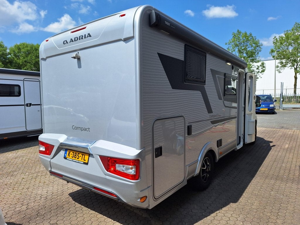 Adria Compact Supreme SC QUEENSBED+LEVELSYSTEEM, Automaat, Fiat, 6 tot 7 meter, Bedrijf