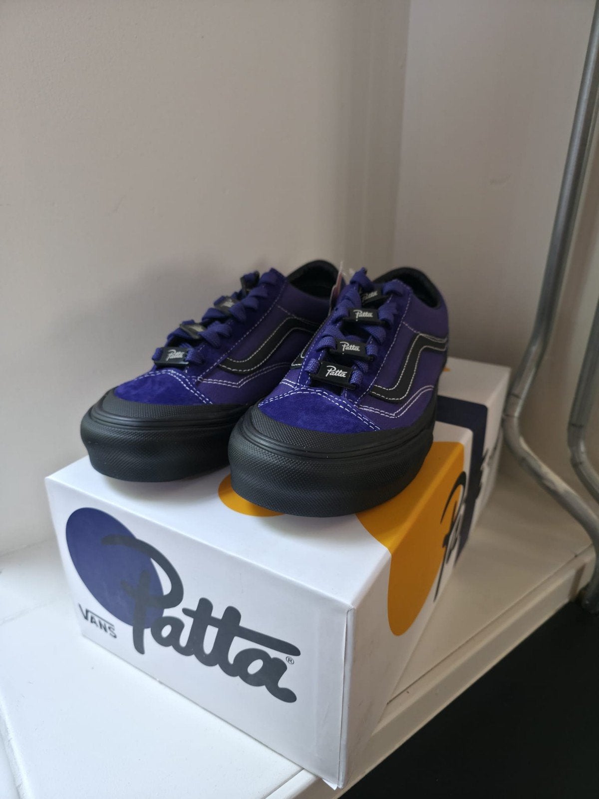 Vans x Patta Style 36 'Spectrum Blue' - Nieuw in doos, Ophalen, Overige kleuren, Nieuw, Sneakers of Gympen