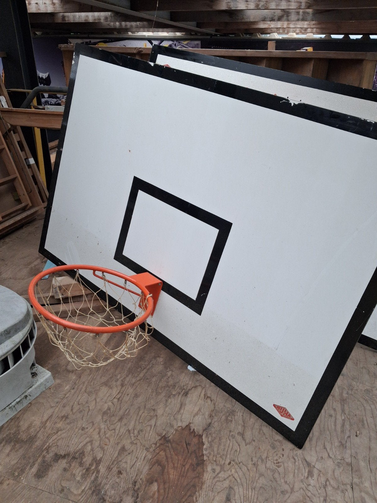 Twee basketbal borden, Ophalen, Ring, Bord of Paal